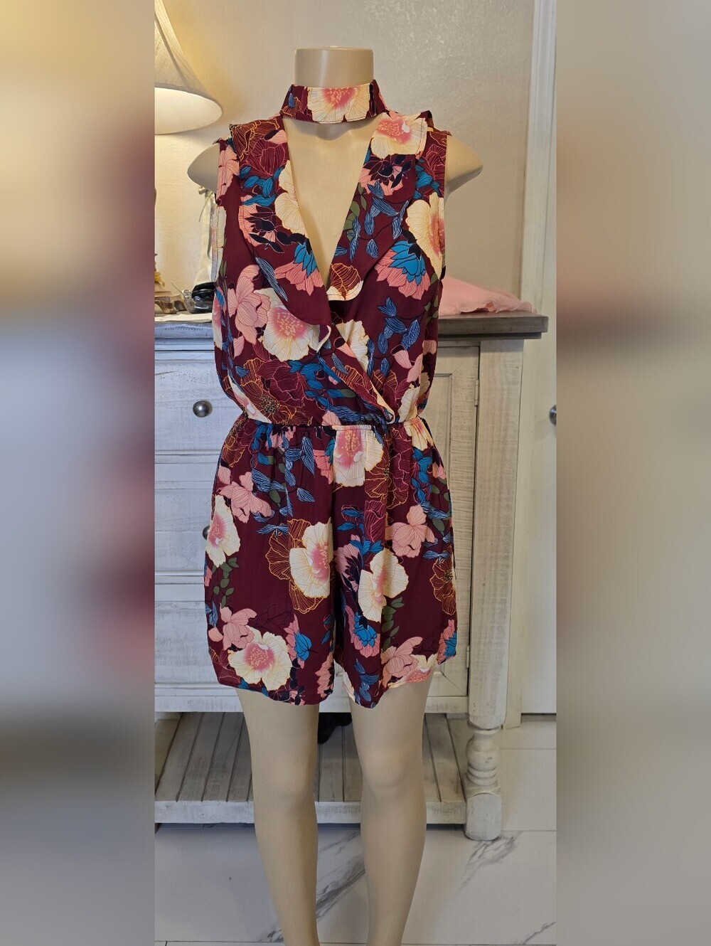 Monteau NWT Floral V-Neck Sleeveless Romper in Burgundy - Picture 2 of 7